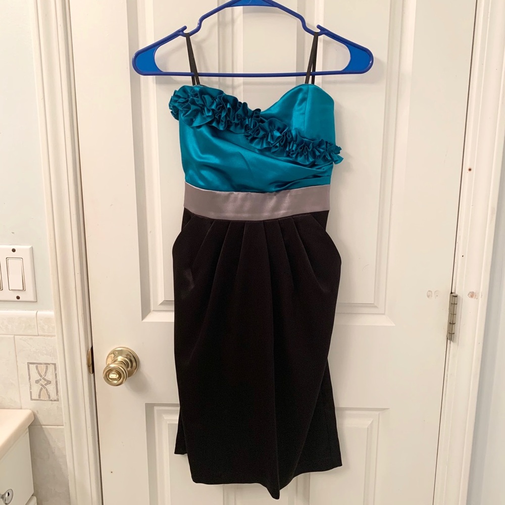 Sweetheart neck cocktail dress